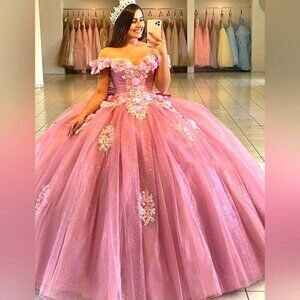 NEW TRAIN SHOW PROM, WEDDING & COCKTAIL DRESSES ONLY